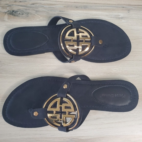 NEW Pierre Dumas Navy Suede Medallion Sand… - Picture 5 of 7